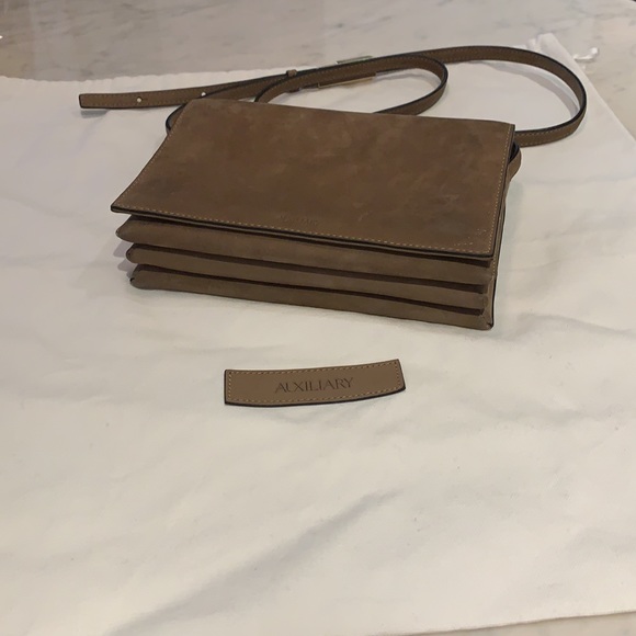 Aritzia - AUXILIARY CALISCH HANDBAG - Picture 13 of 14